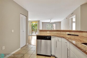 310 Villa Cir in Boynton Beach, FL - Building Photo - Building Photo