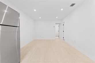 2442 SW 3rd St in Miami, FL - Building Photo - Building Photo