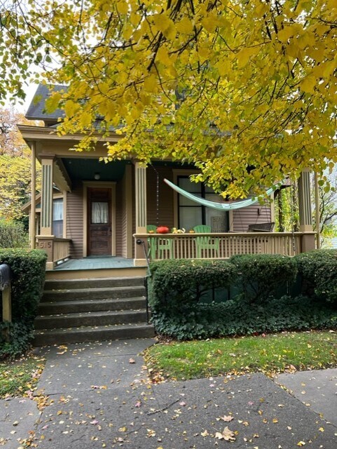 515-2 Minor Ave, Unit 2 in Kalamazoo, MI - Foto de edificio