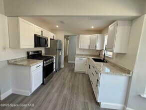 130 Cascade Ave SE in Palm Bay, FL - Building Photo - Building Photo