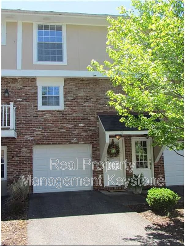 5491 Library Rd in Bethel Park, PA - Foto de edificio - Building Photo