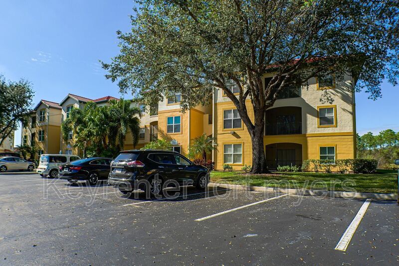 11530 Villa Grand in Ft. Myers, FL - Building Photo