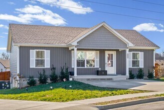 419 Mattingly Dr in Clarksville, TN - Building Photo - Building Photo