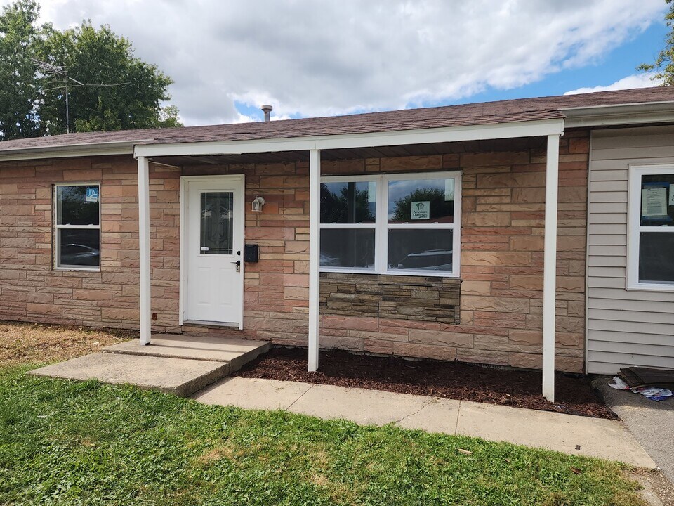 314 Fremont Ave in Romeoville, IL - Building Photo