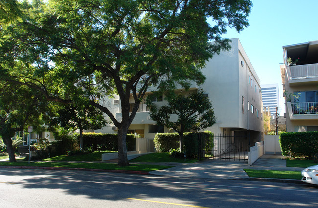 1637 Veteran Ave in Los Angeles, CA - Building Photo - Building Photo