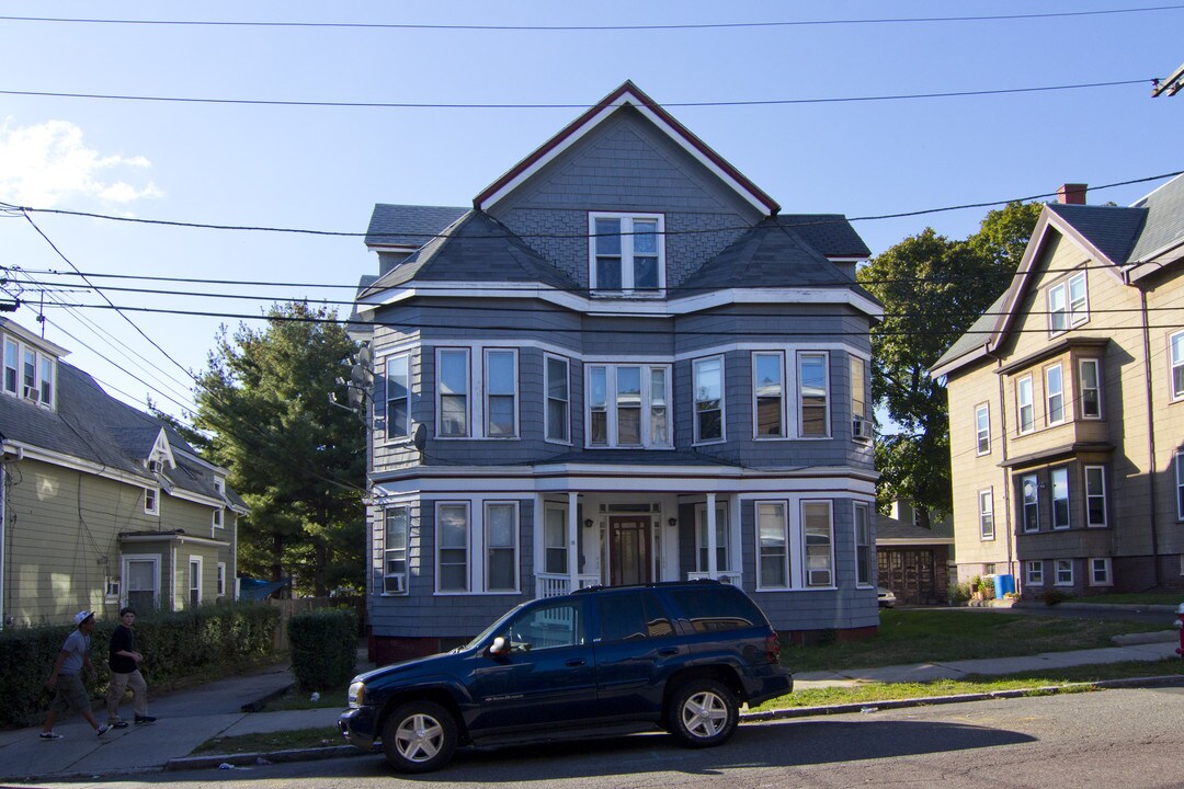 18 Hamilton Ave in Lynn, MA - Building Photo