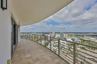 1209 E Cumberland Ave, Unit 2404 in Tampa, FL - Building Photo - Building Photo