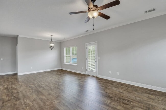 268 Thorp Circle in Hinesville, GA - Building Photo - Building Photo