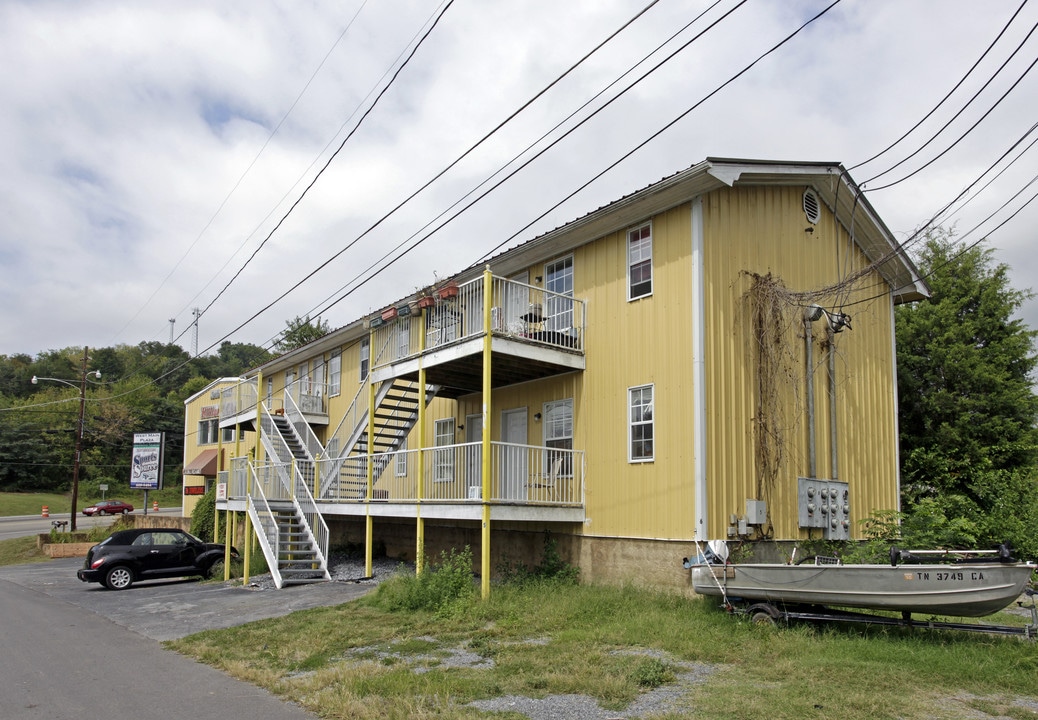 101 Pigeon St in Sevierville, TN - Foto de edificio