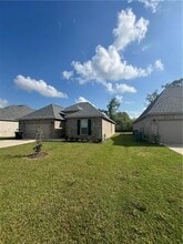 557 Claiborne Trails Dr in Slidell, LA - Building Photo - Building Photo