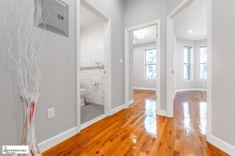 459 77th St, Unit 3 in Brooklyn, NY - Foto de edificio - Building Photo