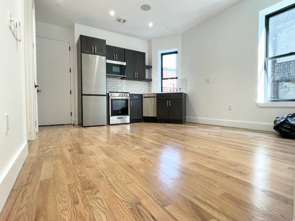 340 Broadway, Unit 1 in Brooklyn, NY - Building Photo