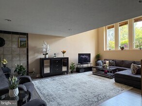 803 Scott Cir in Glen Burnie, MD - Building Photo - Building Photo