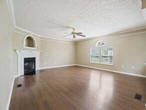 626 Riverby Ln in Delaware, OH - Foto de edificio - Building Photo