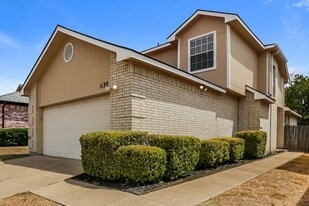 1130 Colbert Ln in Duncanville, TX - Building Photo