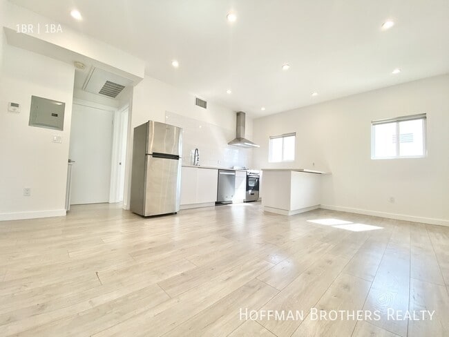 2510 London St in Los Angeles, CA - Building Photo - Building Photo