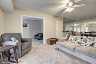 8354 Dunham Ct in West Springfield, VA - Building Photo - Building Photo