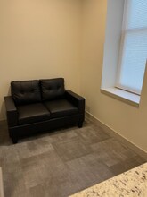 1417 W 9th St in Cleveland, OH - Foto de edificio - Building Photo