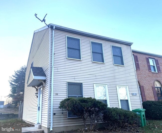 property at 2115 N Anvil Ln