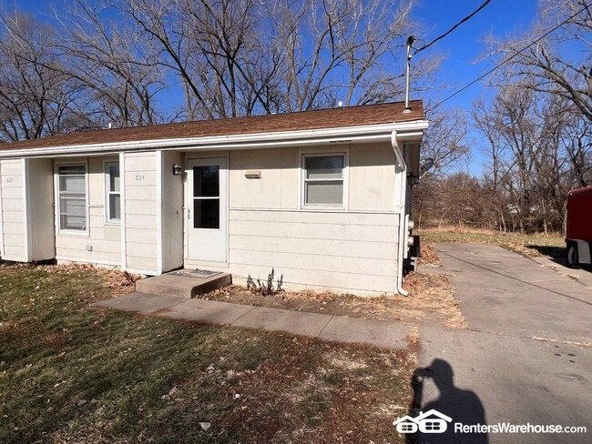 property at 824 Hartford Ave