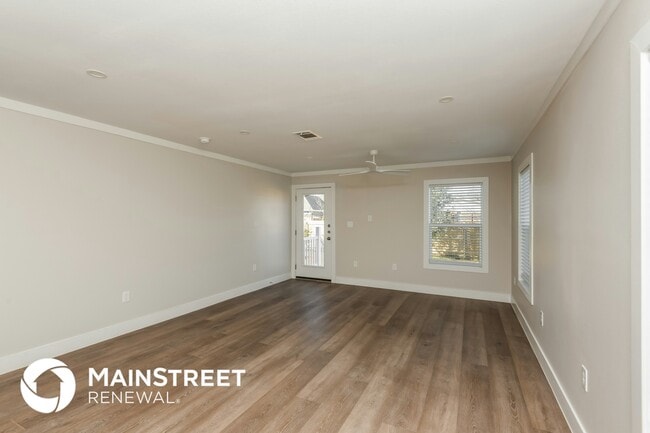 2120 Belzise Terrace in Fort Worth, TX - Foto de edificio - Building Photo