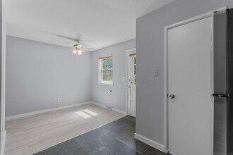 75 Saltonstall Pkwy in East Haven, CT - Building Photo - Building Photo