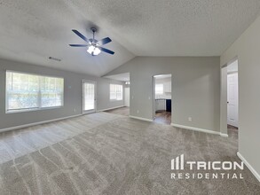 618 Red Fox Ln in Auburn, GA - Building Photo - Building Photo
