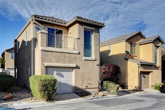 8432 W Viansa Loma Ave in Las Vegas, NV - Building Photo - Building Photo