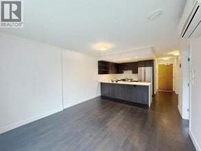 8288 Granville Ave in Richmond, BC - Building Photo - Building Photo