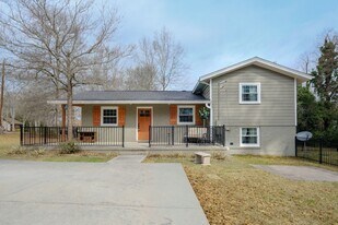 54 Whitehead Dr in Watkinsville, GA - Building Photo