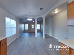 200 Brooke St in Hutto, TX - Building Photo - Building Photo