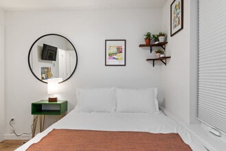 422 10th Ave E in Seattle, WA - Foto de edificio - Building Photo