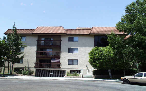 Residential Condominium in Glendale, CA - Building Photo