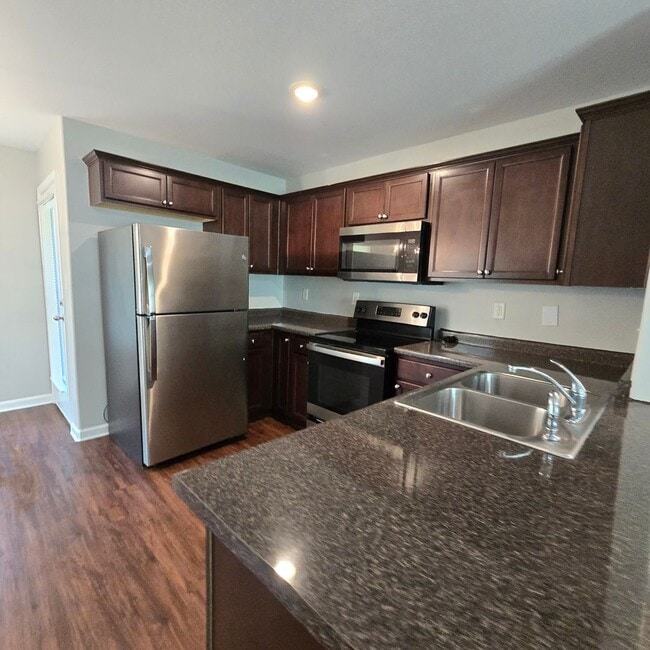 Two-Story Beauty in Olive Branch with Comp in Olive Branch, MS - Building Photo - Building Photo