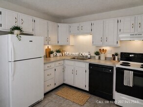 10 Tall Pines Dr, Unit 8 in Lewiston, ME - Building Photo - Building Photo