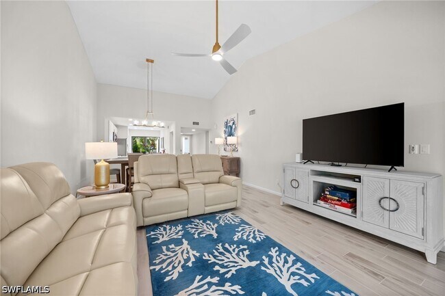 1808 Kings Lake Blvd in Naples, FL - Building Photo - Building Photo