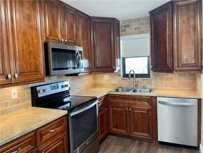 2460 Deer Creek Country Club Blvd in Deerfield Beach, FL - Foto de edificio - Building Photo