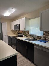 1604 SE Apache Ave in Stuart, FL - Building Photo - Building Photo