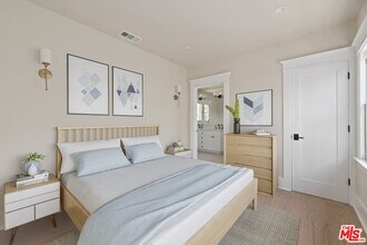 1140 Lemoyne St-Unit -1142 in Los Angeles, CA - Building Photo - Building Photo