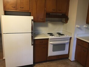 129 W Blythe Cir in Hendersonville, NC - Foto de edificio - Building Photo