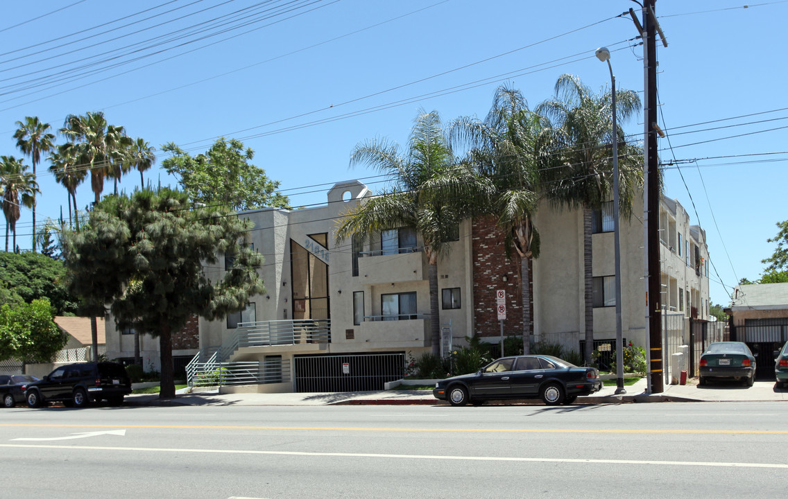 Saticoy Apartments in Canoga Park, CA - Building Photo