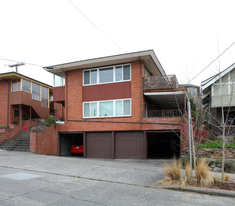 4228 Phinney Ave N in Seattle, WA - Building Photo