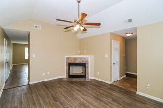 4551 Cedargreen Cove in Memphis, TN - Foto de edificio - Building Photo