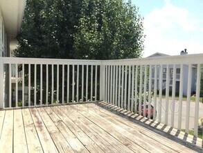 126 River Oaks Ct in Clemmons, NC - Building Photo - Building Photo