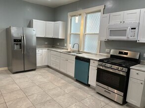 8153 S Exchange Ave in Chicago, IL - Building Photo - Building Photo