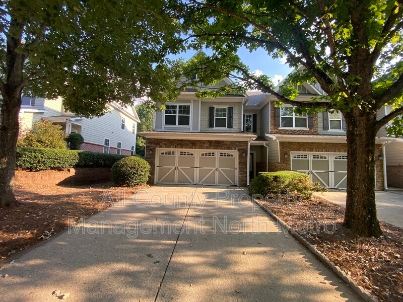 2875 Cross Creek Dr in Cumming, GA - Building Photo
