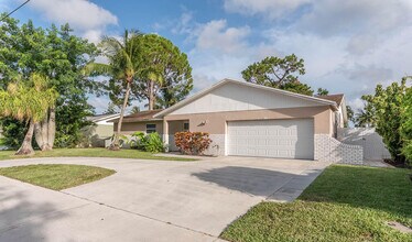 2712 Lake Ida Rd in Delray Beach, FL - Building Photo - Building Photo