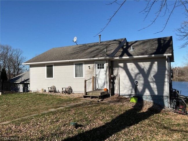 28662 W Lake Dr in Madison Lake, MN - Building Photo - Building Photo