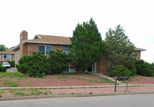 335 Ruskin Dr in Colorado Springs, CO - Building Photo - Building Photo