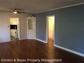 1507 Pease Rd in Austin, TX - Foto de edificio - Building Photo